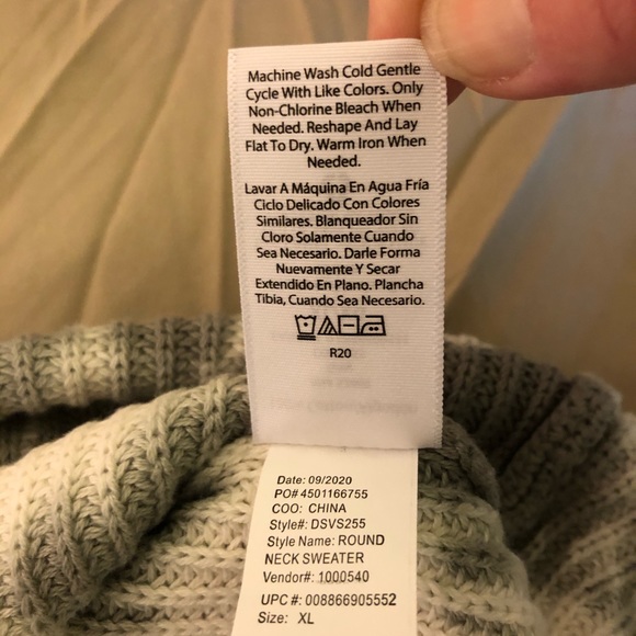 Sofia Jeans by Sofia Vergara tie dyed sweater - Picture 7 of 7